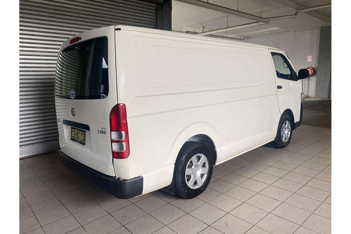 HIACE KDH201R MY16 LWB 3.0L DT4 DIESEL TURBO F/INJ 4 SP AUTOMATIC 4D VAN 