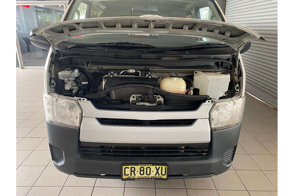 HIACE KDH201R MY16 LWB 3.0L DT4 DIESEL TURBO F/INJ 4 SP AUTOMATIC 4D VAN 