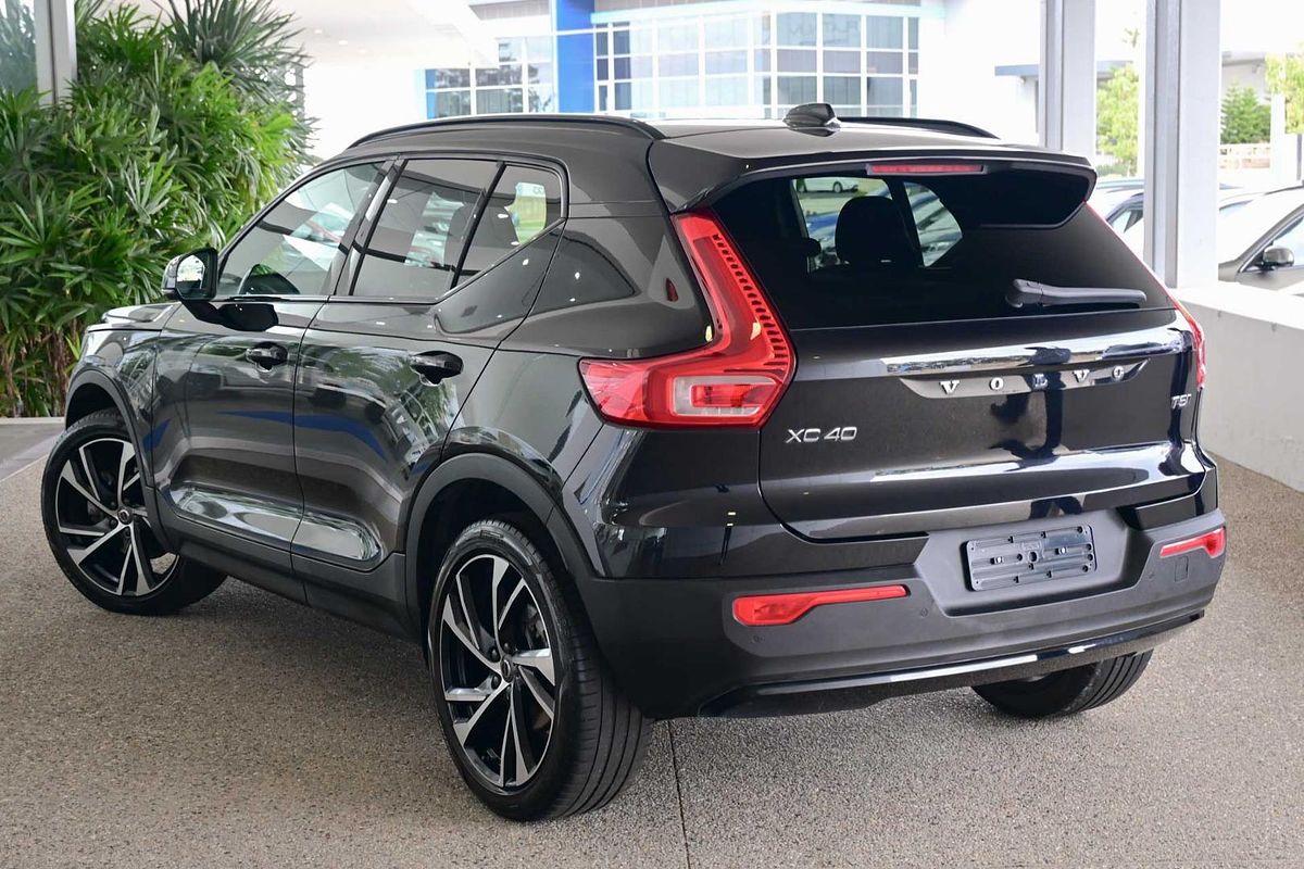 2021 Volvo XC40 T5 R-Design