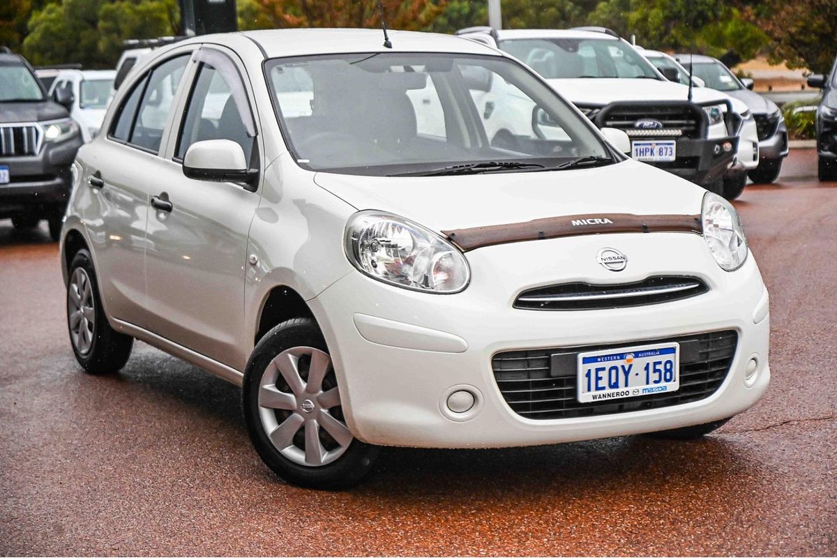 2015 Nissan Micra ST K13