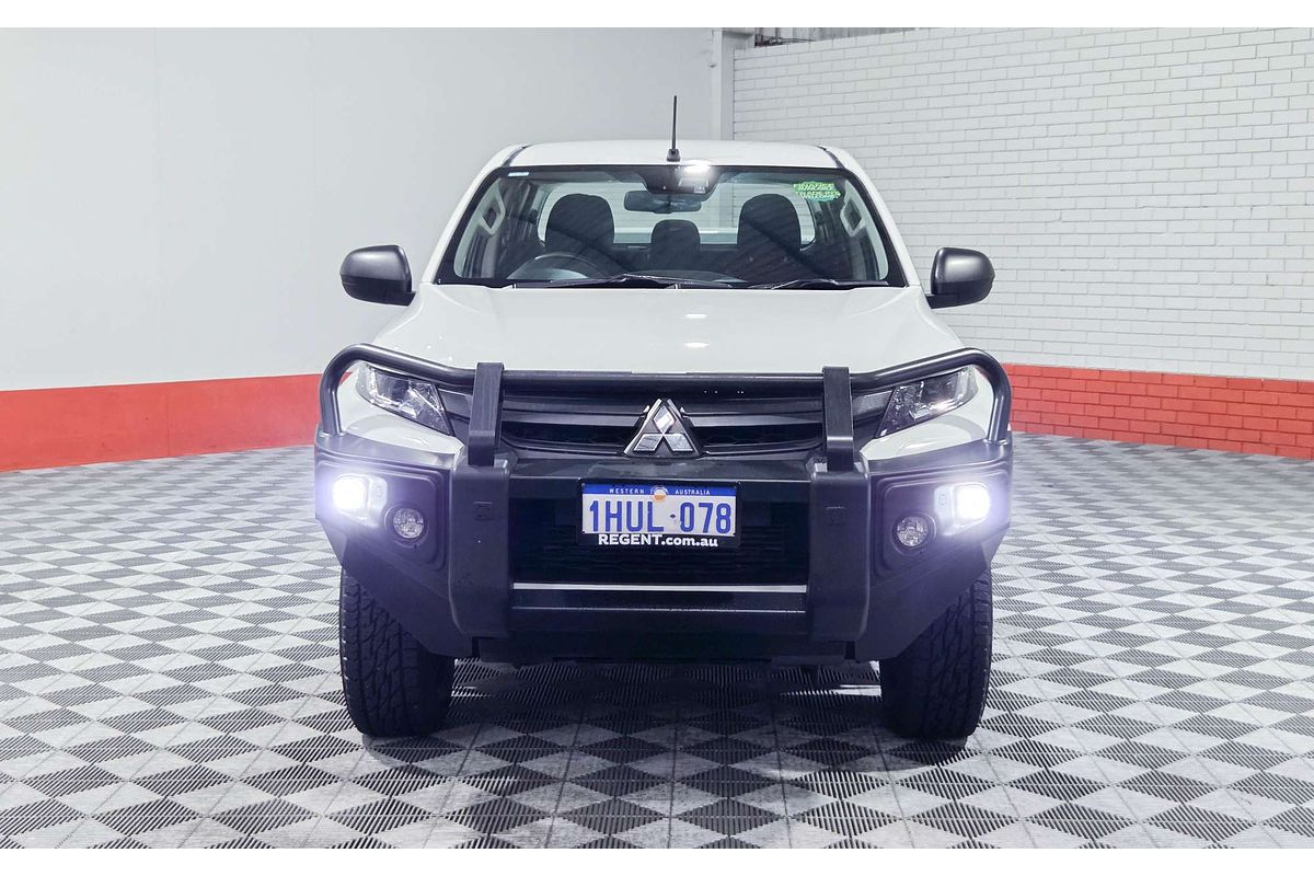 2022 Mitsubishi Triton GLX MR 4X4