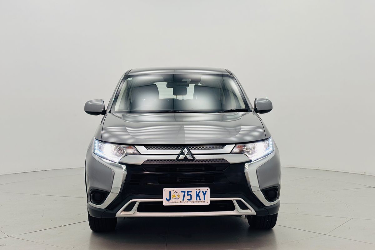2020 Mitsubishi ZL Outlander ES 2.4L PET CVT 2WD 7S