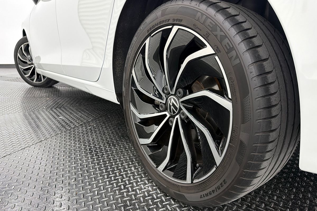 2023 Volkswagen Golf 110TSI Life 8