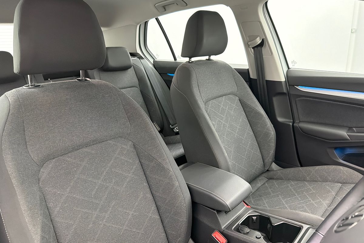 2023 Volkswagen Golf 110TSI Life 8