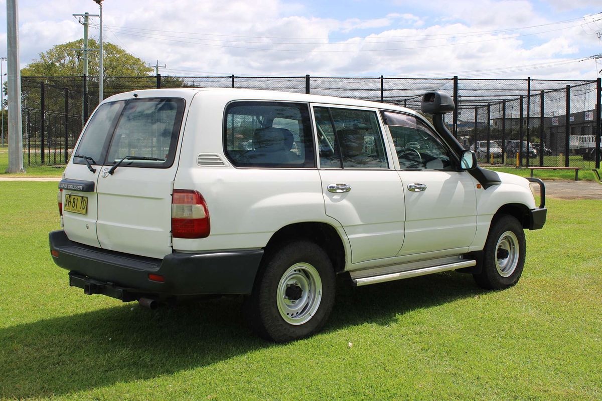 Landcruiser Wagon STD 4.2L Diesel Manual Wagon 5E09160 001
