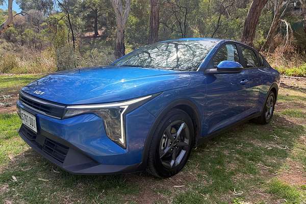 2024 Kia K4 S CL4m thumb-3