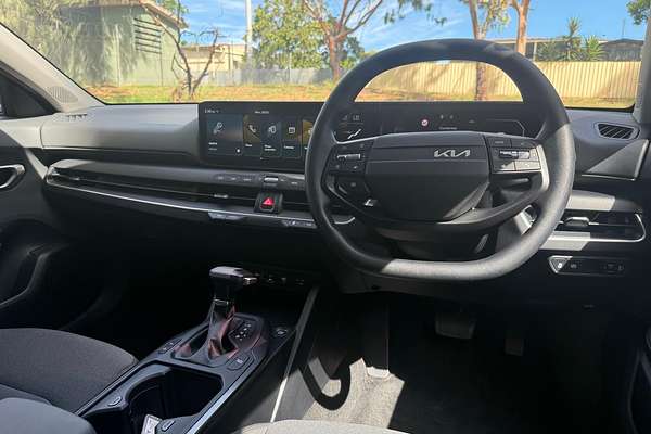 2024 Kia K4 S CL4m thumb-12