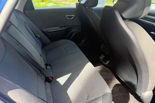 2024 Kia K4 S CL4m thumb-15