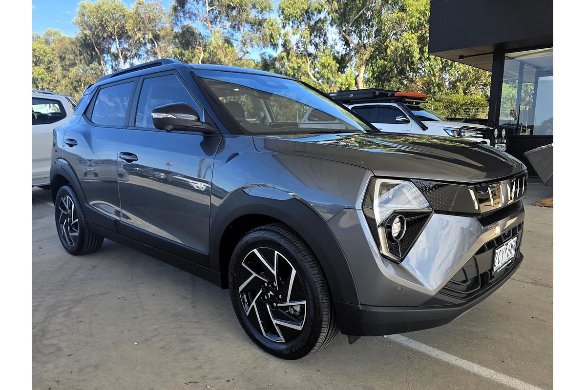 2025 Mahindra XUV3XO AX7L