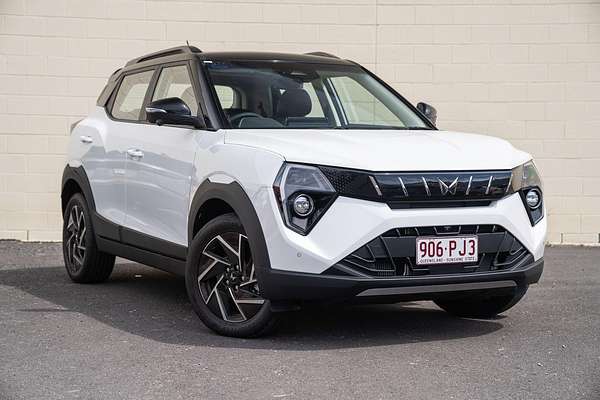 2025 Mahindra XUV3XO AX7L