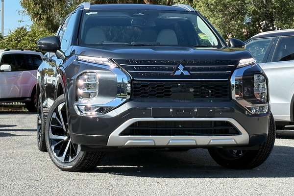2025 Mitsubishi Outlander PHEV Exceed ZM