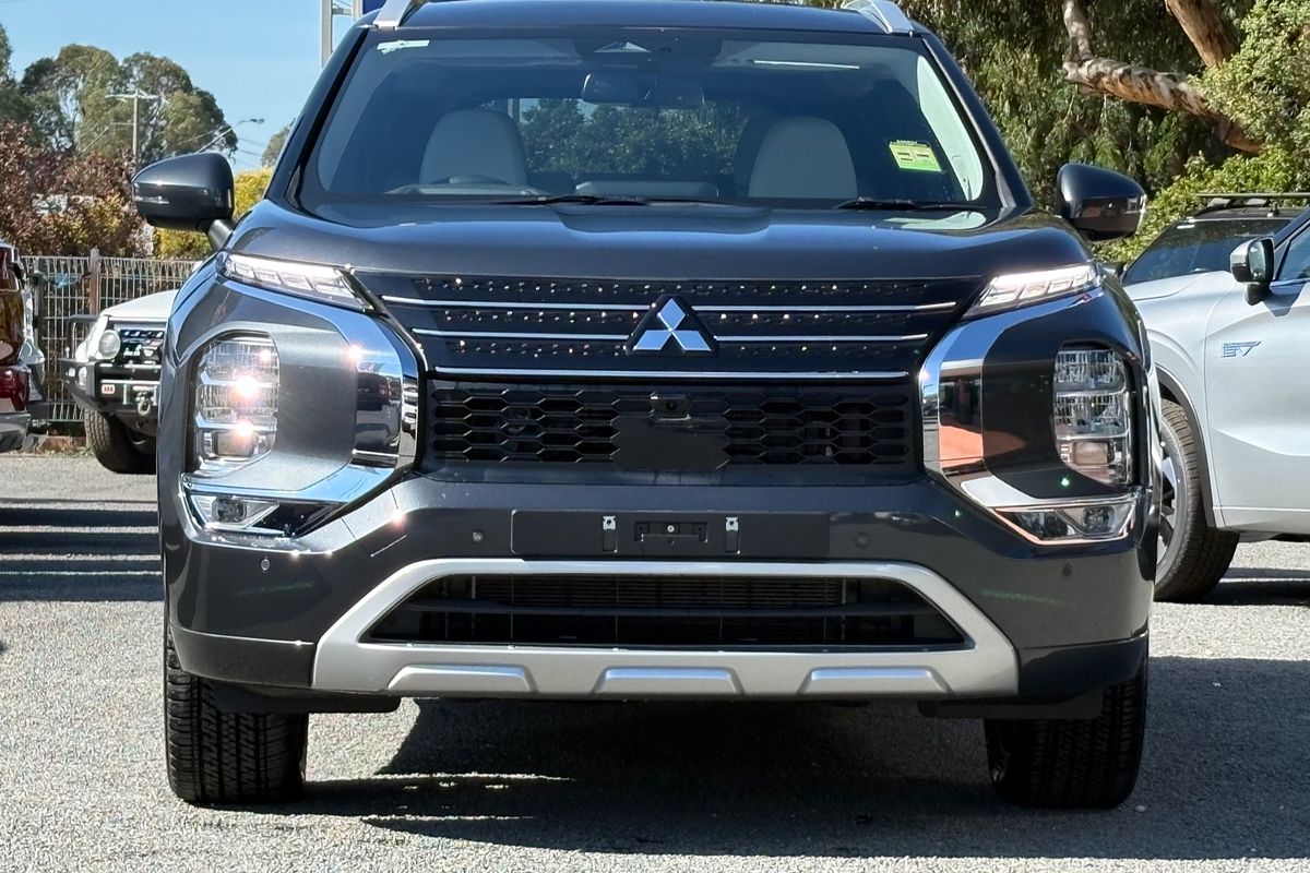 2025 Mitsubishi Outlander PHEV Exceed ZM