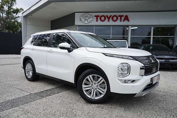 2023 Mitsubishi Outlander LS ZM