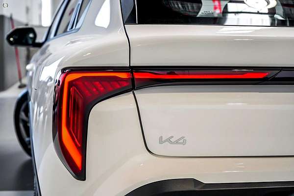 2025 Kia K4 S CL4m thumb-3