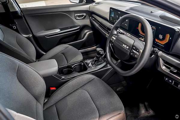2025 Kia K4 S CL4m thumb-9