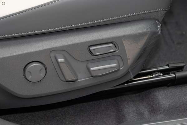 2025 Kia EV3 GT-Line Long Range SV thumb-11