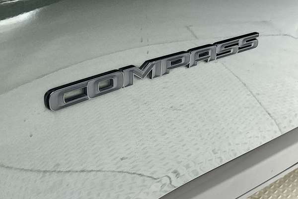 2022 Jeep Compass Night Eagle M6 thumb-21