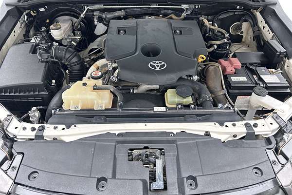 2022 Toyota Hilux SR GUN126R 4X4 thumb-9