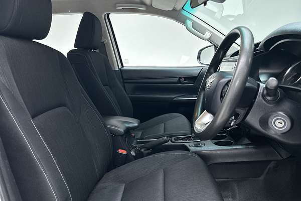 2022 Toyota Hilux SR GUN126R 4X4 thumb-11