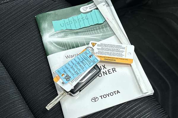 2022 Toyota Hilux SR GUN126R 4X4 thumb-21