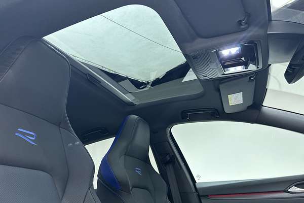 2024 Volkswagen Golf R 8 thumb-14
