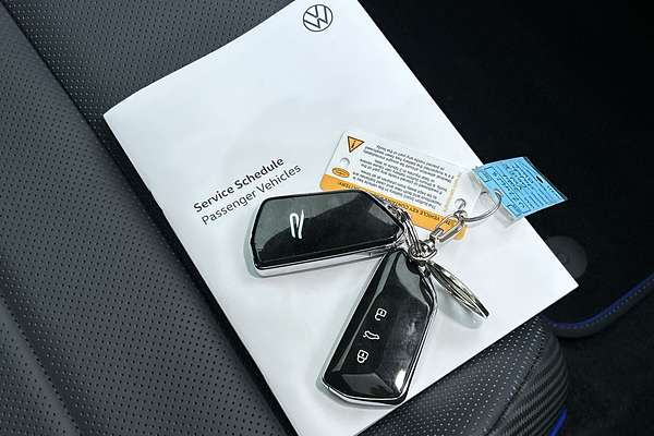 2024 Volkswagen Golf R 8 thumb-22