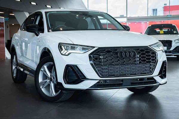 2024 Audi Q3 35 TFSI S line F3
