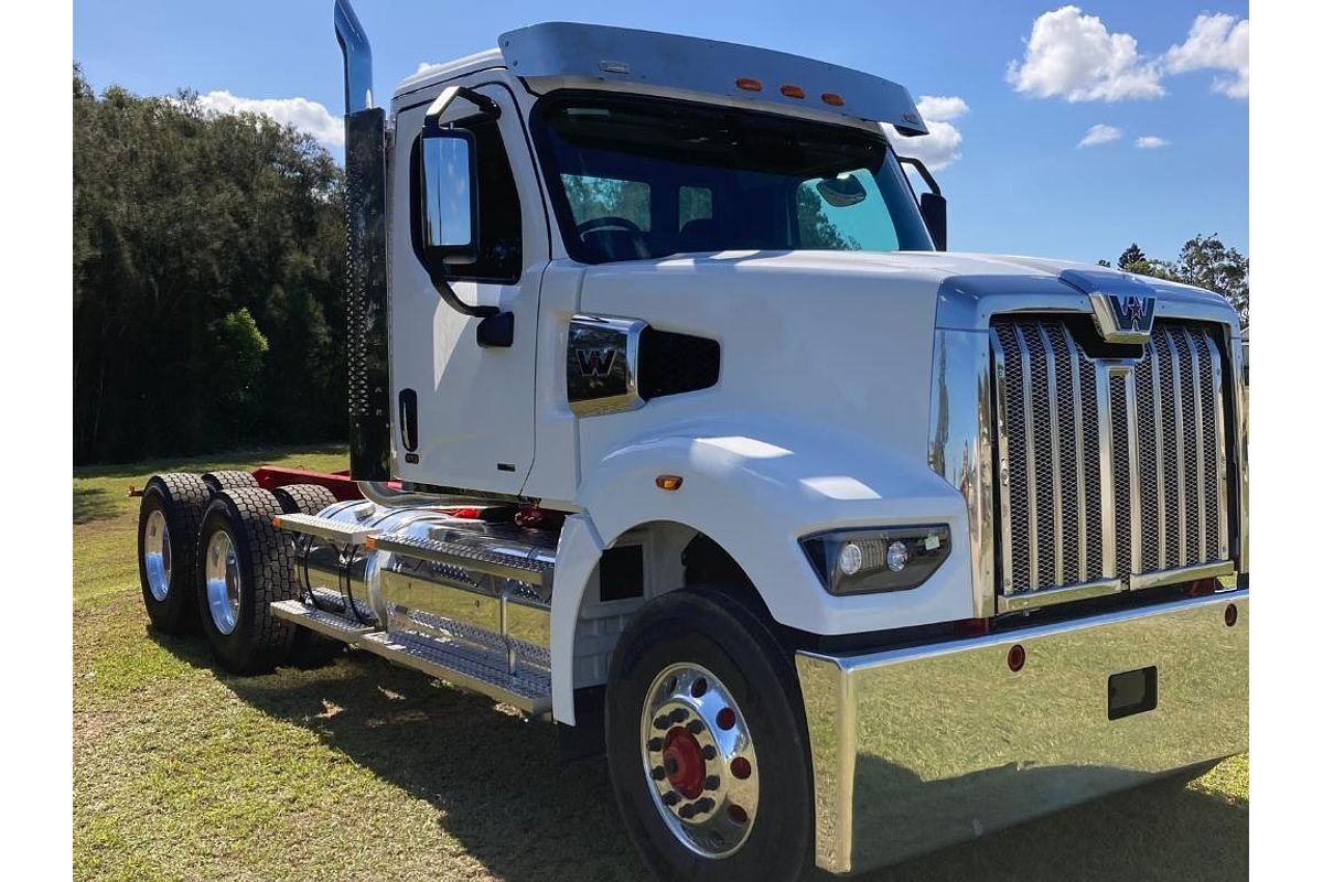 2023 Western Star 49X 49X Day
