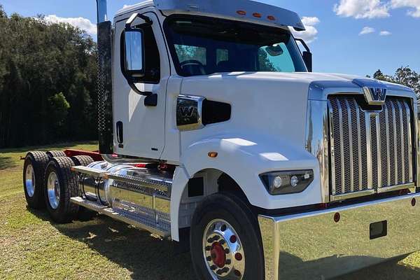 2023 Western Star 49X 49X Day