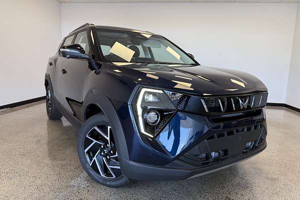 2025 Mahindra XUV3XO AX7L