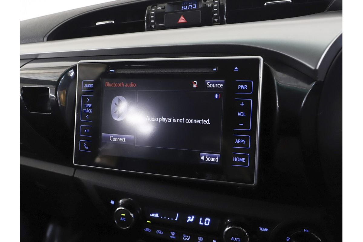 Hilux 4x4 SR5 2.8L T Diesel Automatic Double Cab 1Y46290 003