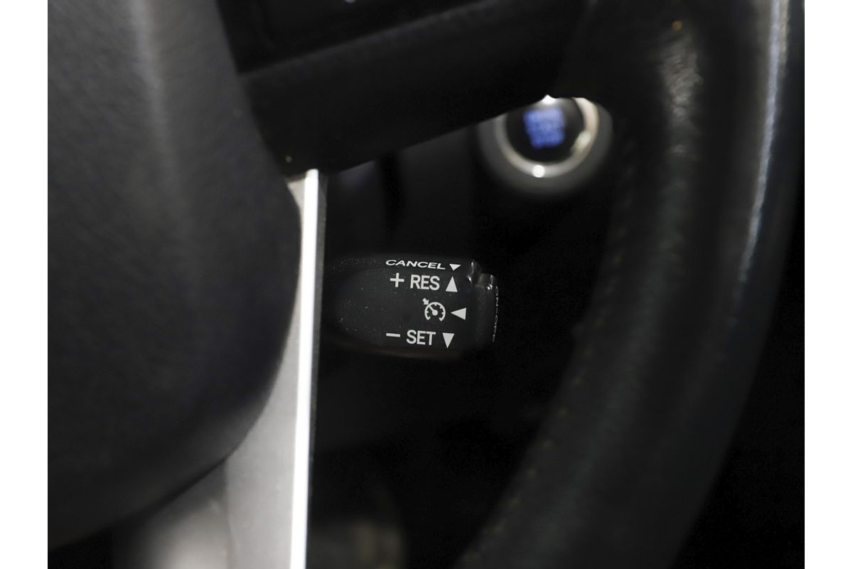 Hilux 4x4 SR5 2.8L T Diesel Automatic Double Cab 1Y46290 003