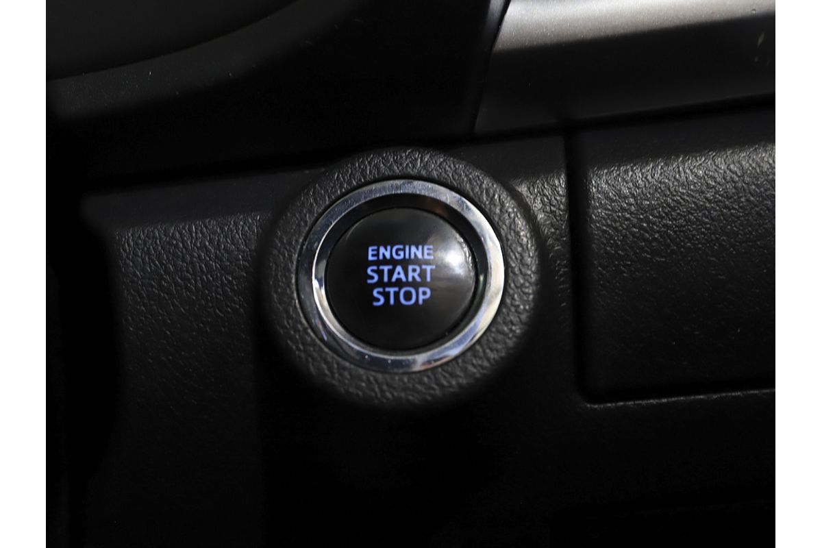 Hilux 4x4 SR5 2.8L T Diesel Automatic Double Cab 1Y46290 003