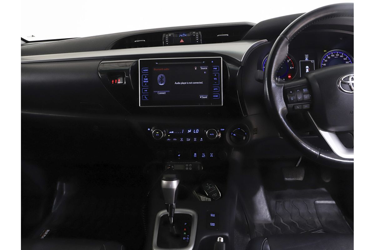 Hilux 4x4 SR5 2.8L T Diesel Automatic Double Cab 1Y46290 003