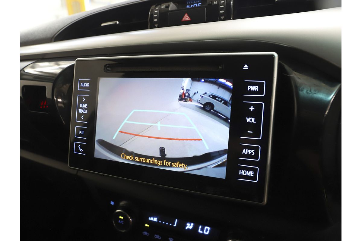 Hilux 4x4 SR5 2.8L T Diesel Automatic Double Cab 1Y46290 003