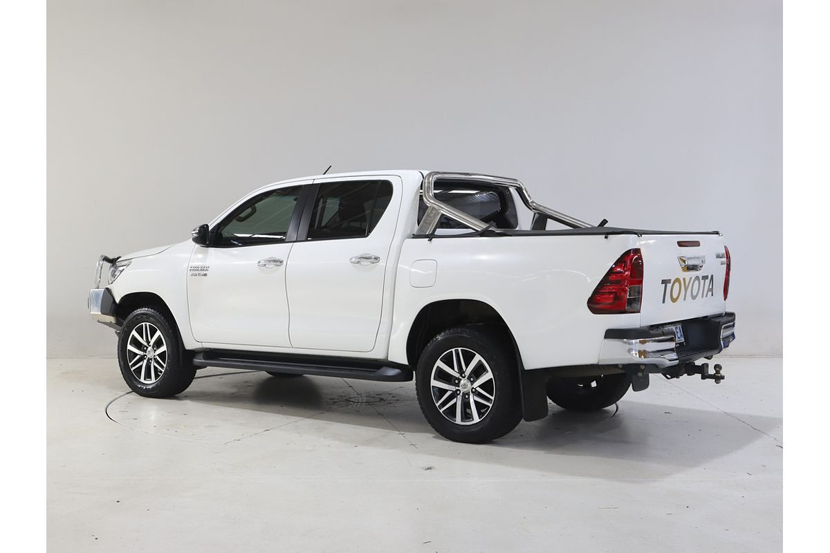 Hilux 4x4 SR5 2.8L T Diesel Manual Double Cab 1Y46250 004