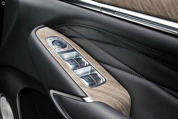 2025 GWM Tank 500 Vanta Hybrid P03