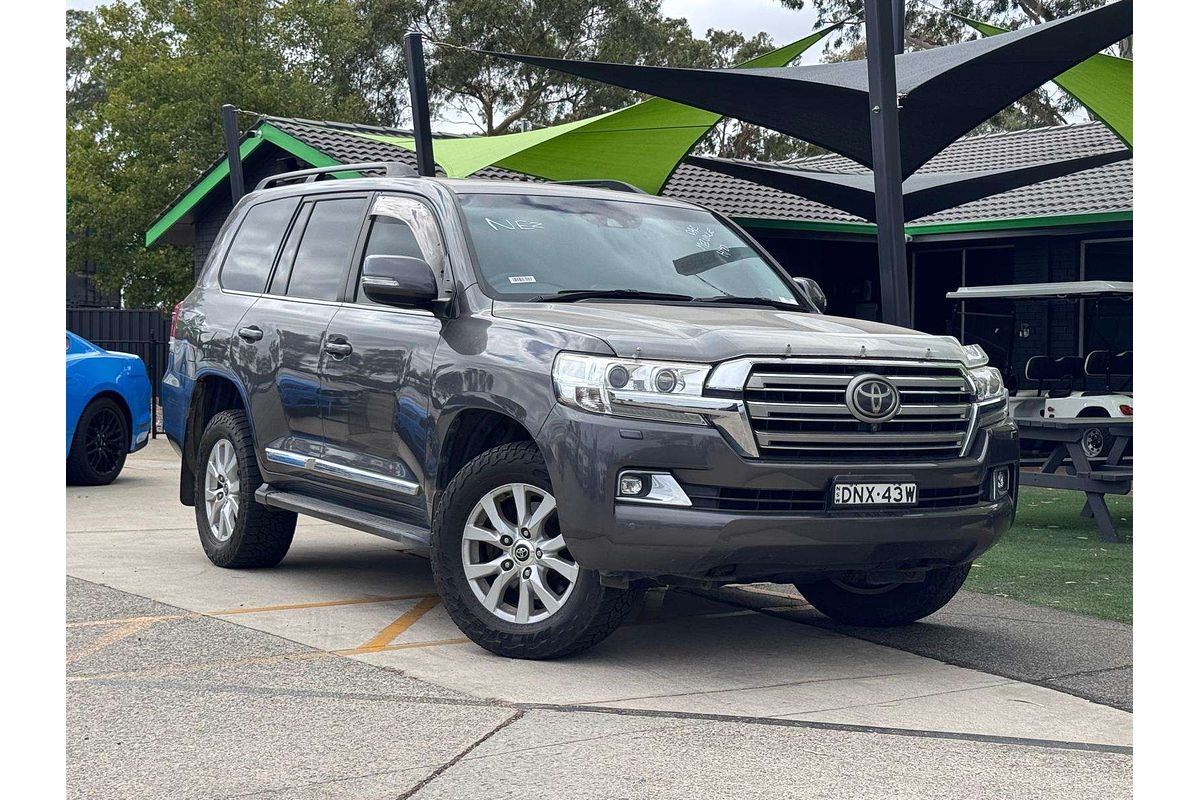 2017 Toyota Landcruiser Sahara VDJ200R