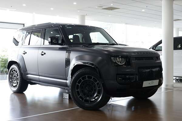 2025 Land Rover Defender 110 P635 OCTA Black L663