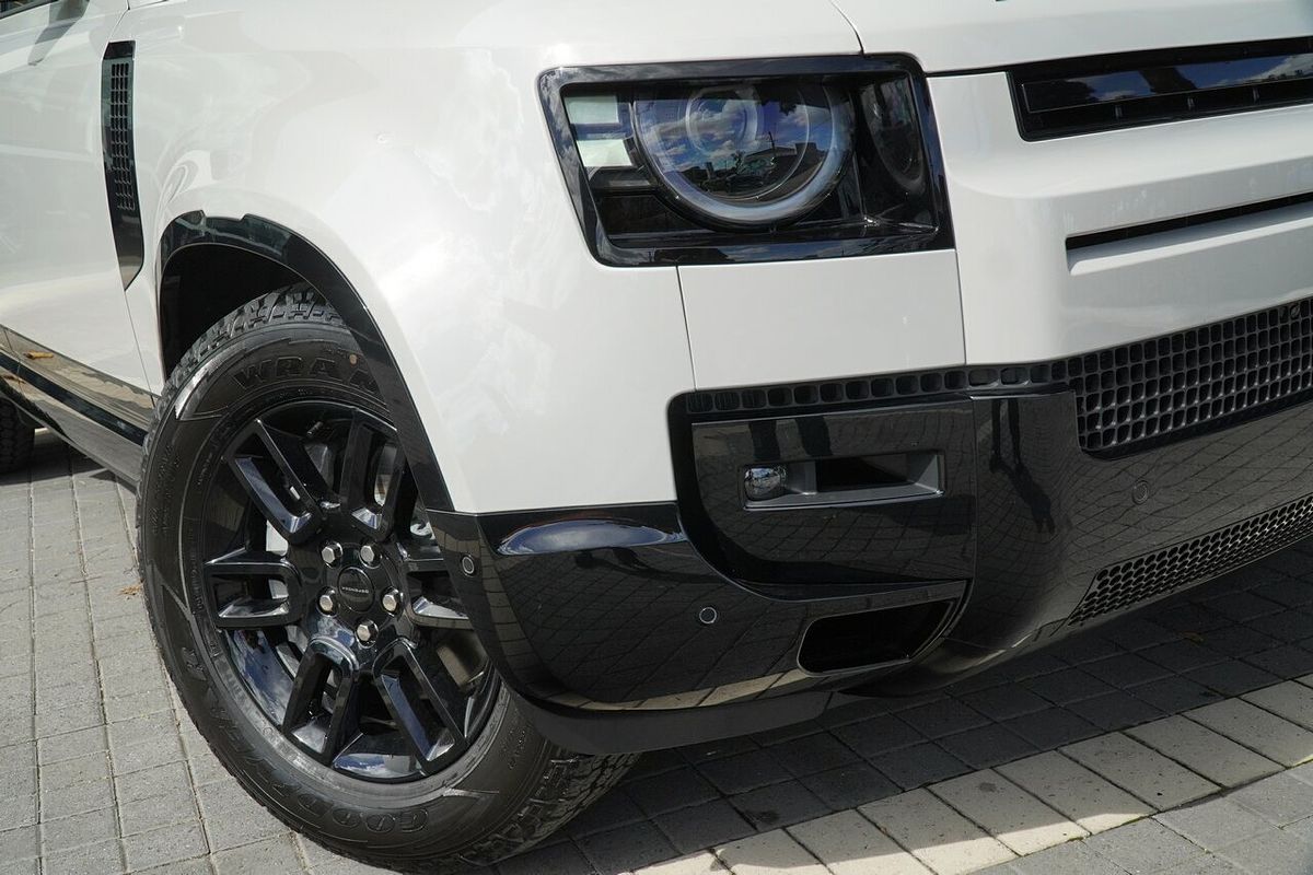 2025 Land Rover Defender 110 D350 X-Dynamic SE L663