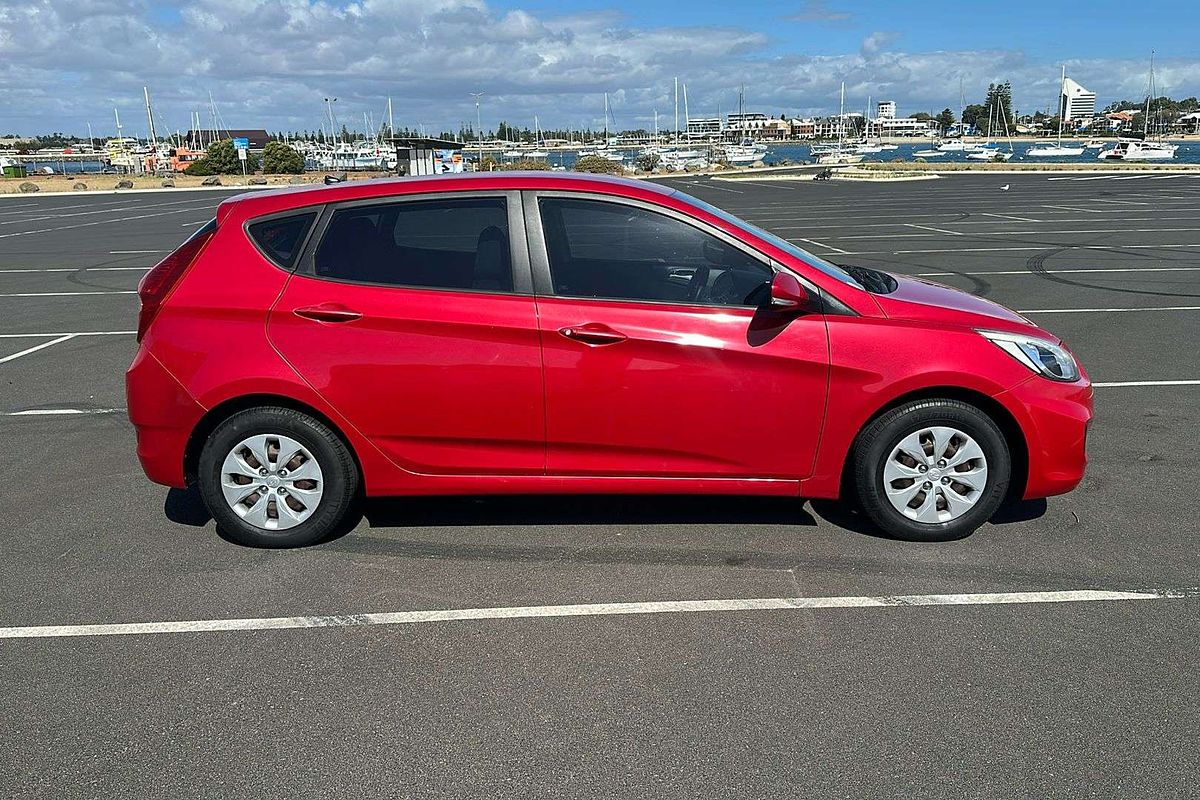 2015 Hyundai Accent Active RB2