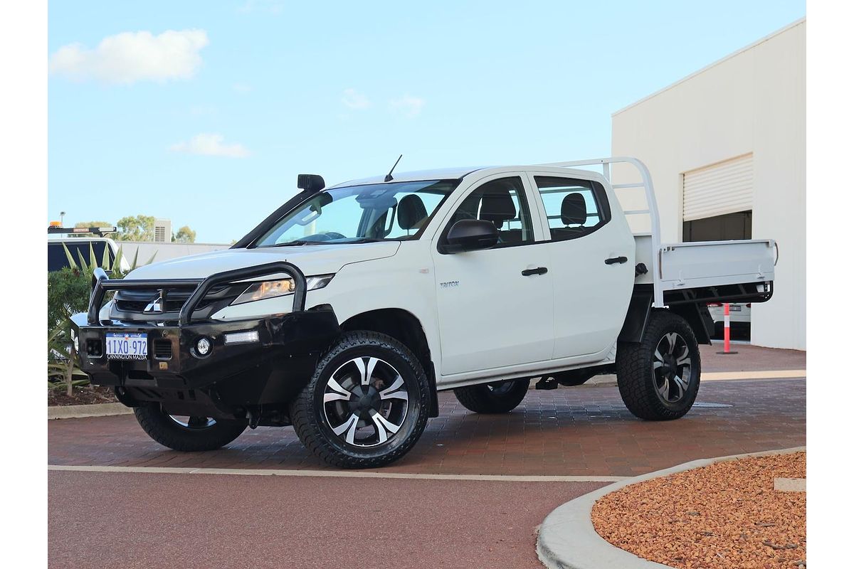 2022 Mitsubishi Triton GLX MR 4X4