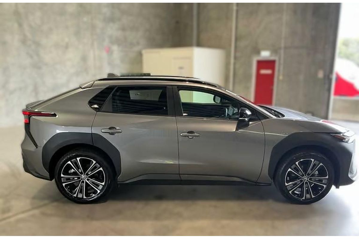2025 Toyota bZ4X XEAM10R