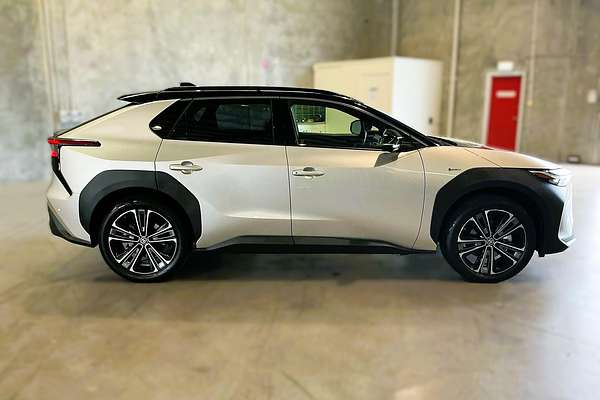 2024 Toyota bZ4X YEAM15R