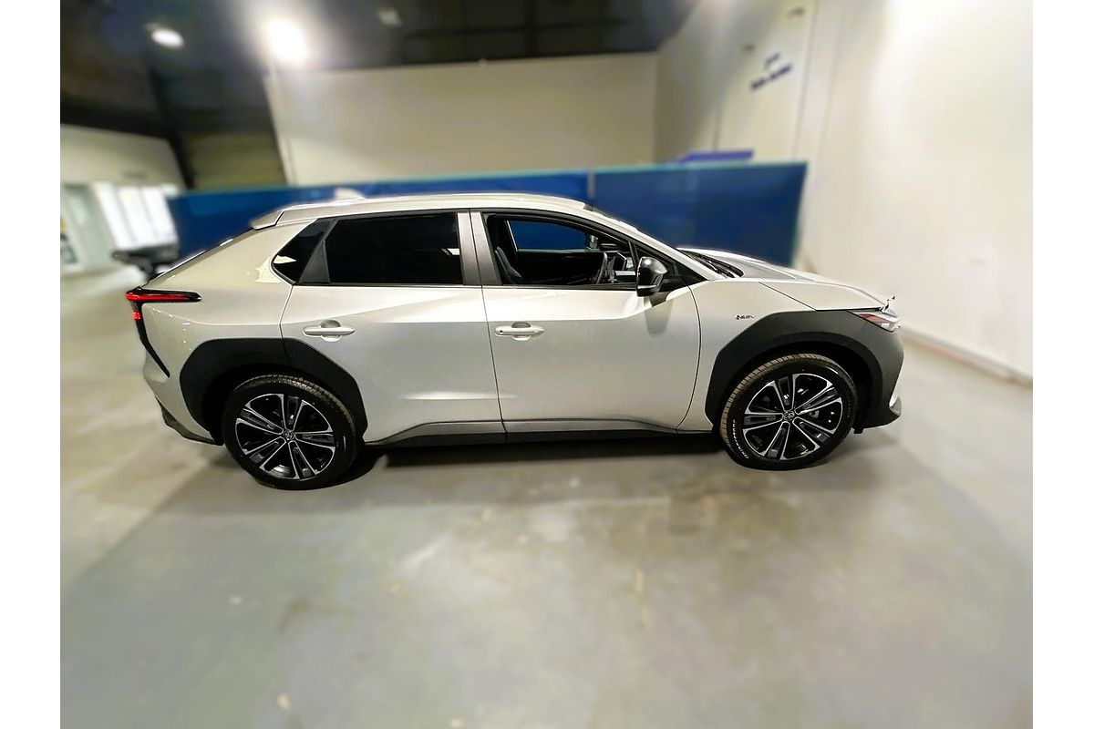 2024 Toyota bZ4X XEAM10R