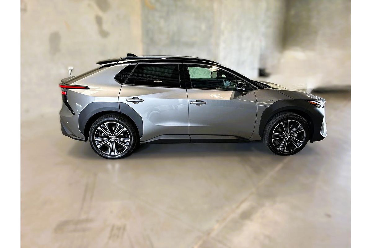 2025 Toyota bZ4X YEAM15R