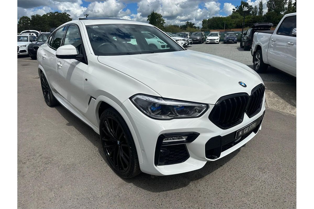 2021 BMW X6 M50i G06