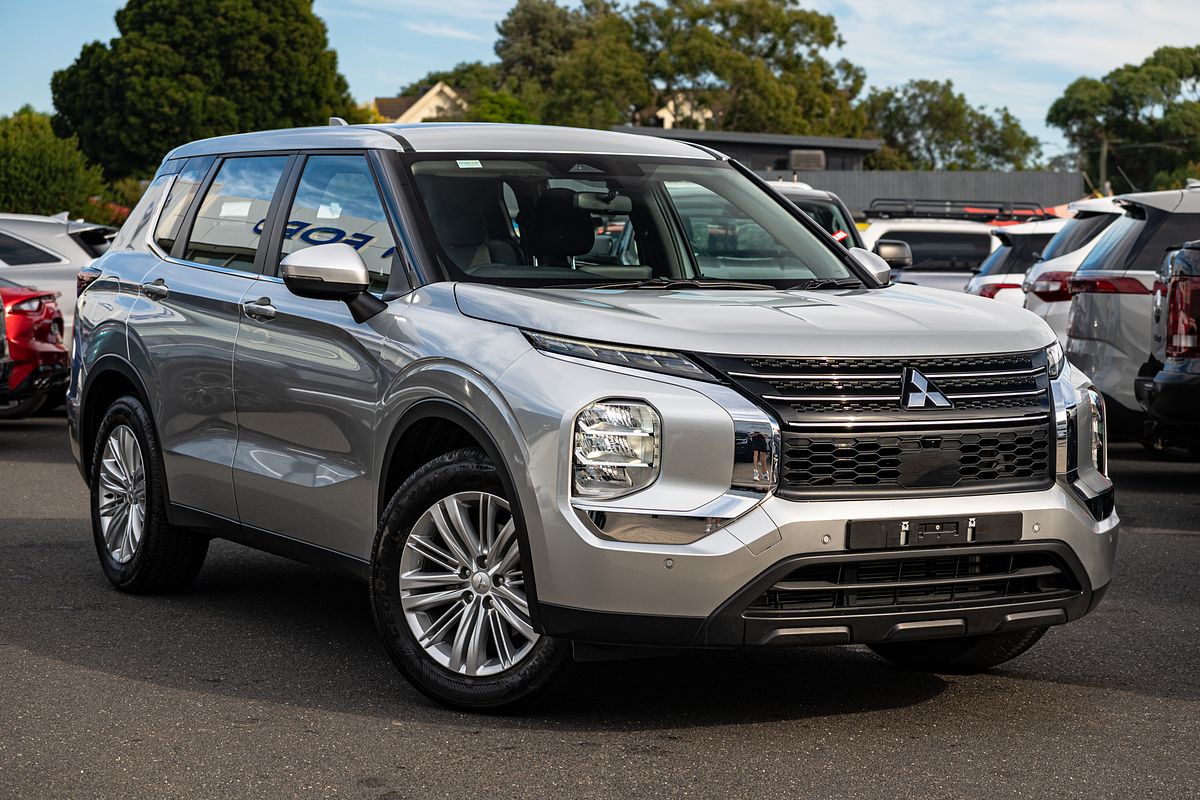 2024 Mitsubishi Outlander ES ZM