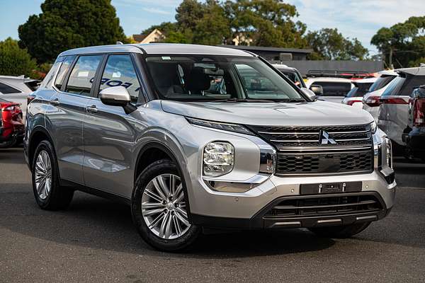 2024 Mitsubishi Outlander ES ZM