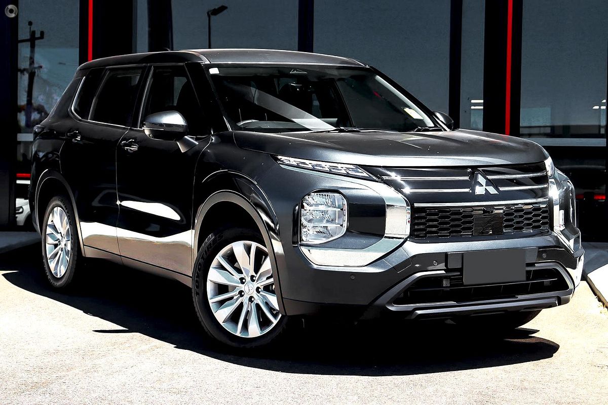 2025 Mitsubishi Outlander ES ZM